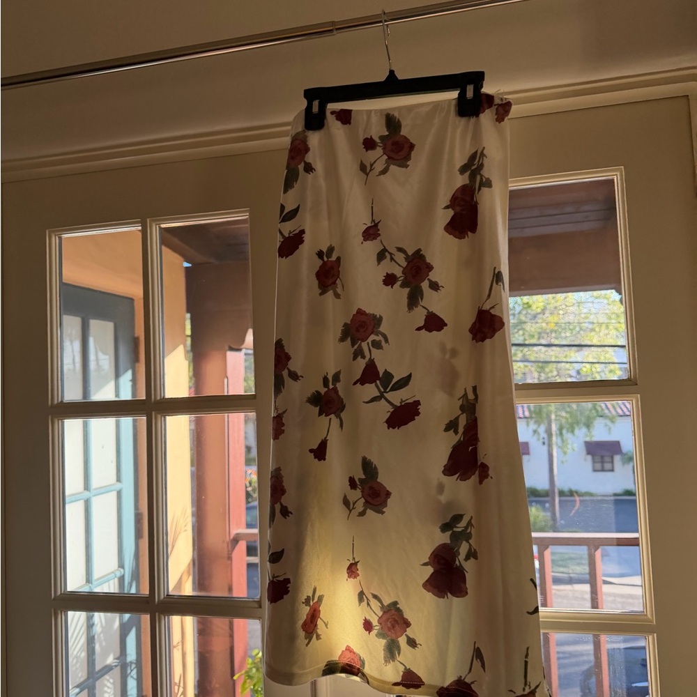 Lucy Paris Cream Midi Skirt with Red Rose Print size small